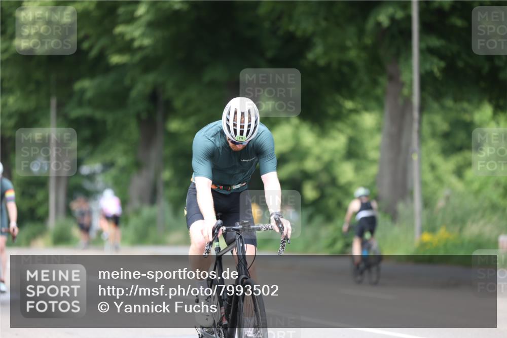 15.06.2025 - 7 Türme Triathlon Yannick Fuchs http://msf.ph/oto/7993502 15.06.2025 13:07:20 Radfahren 589 meine-sportfotos.de