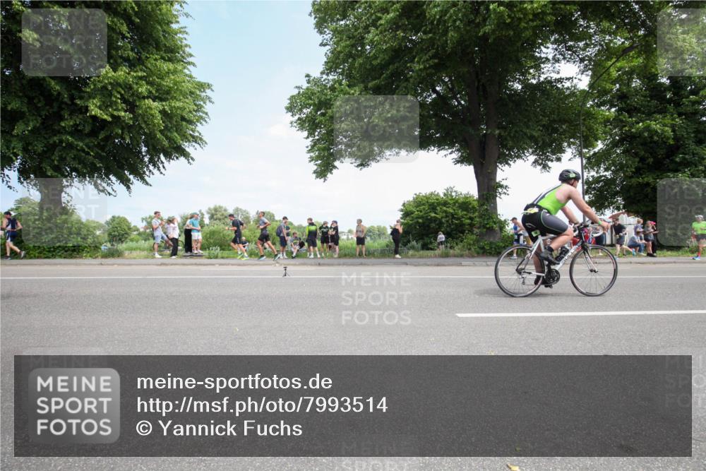15.06.2025 - 7 Türme Triathlon Yannick Fuchs http://msf.ph/oto/7993514 15.06.2025 13:31:52 Radfahren 327, 665, 708, 784, 990, 1087, 1167 meine-sportfotos.de