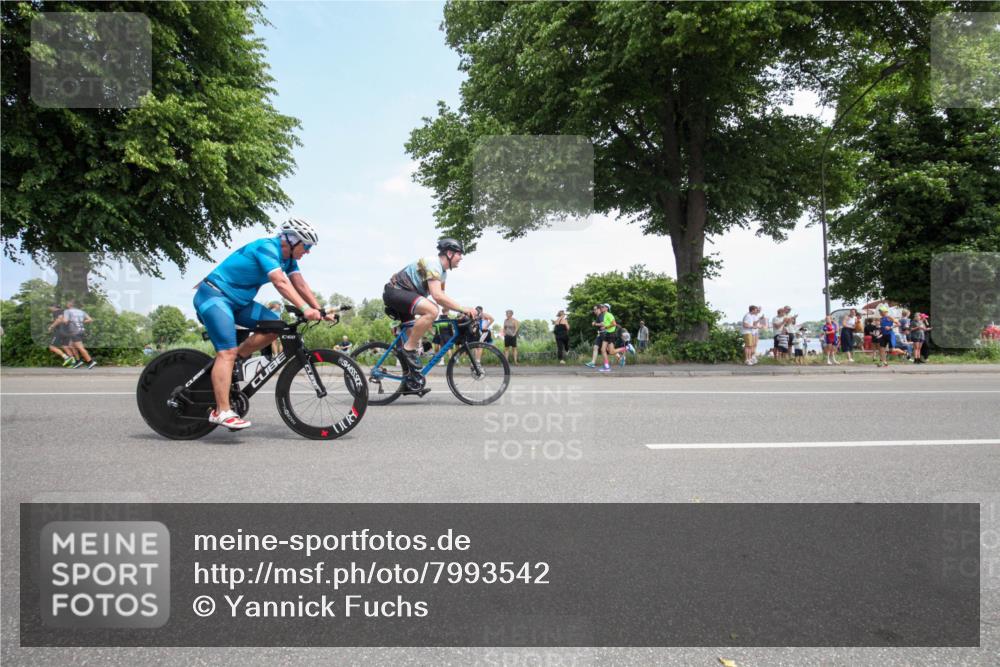 15.06.2025 - 7 Türme Triathlon Yannick Fuchs http://msf.ph/oto/7993542 15.06.2025 13:31:55 Radfahren 298, 327, 665, 708, 784, 990, 1087, 1167, 1169 meine-sportfotos.de