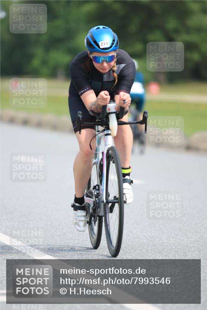 15.06.2025 - 27. Vierlanden-Triathlon H.Heesch http://msf.ph/oto/7993546 15.06.2025 10:25:47 Radfahren 214, 265, 477, 582, 604, 621, 626, 634 meine-sportfotos.de