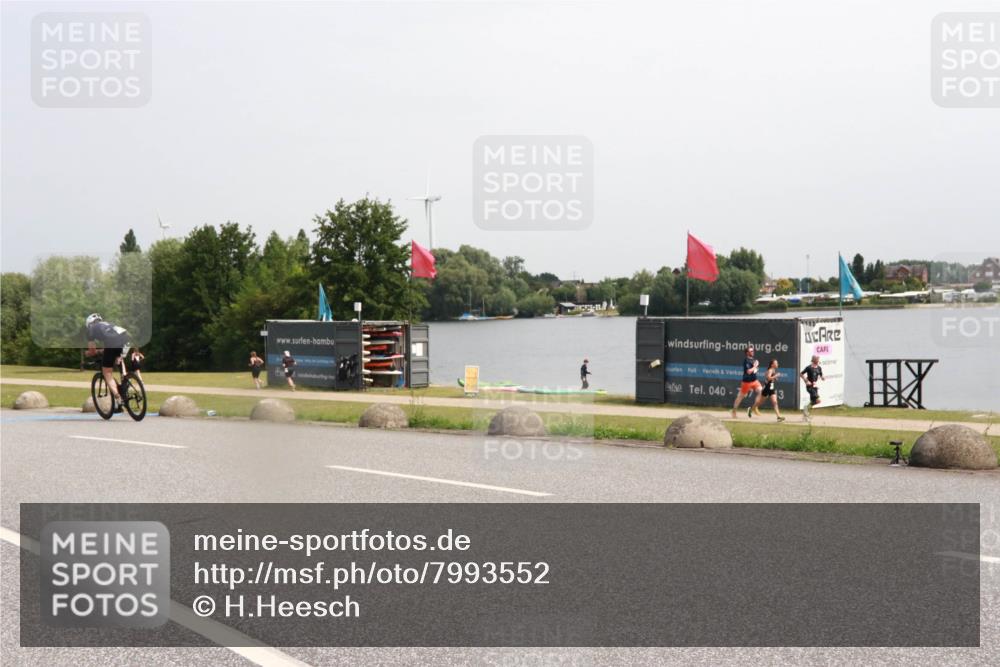 15.06.2025 - 27. Vierlanden-Triathlon H.Heesch http://msf.ph/oto/7993552 15.06.2025 11:16:28 Radfahren 45, 603, 717, 794, 805 meine-sportfotos.de