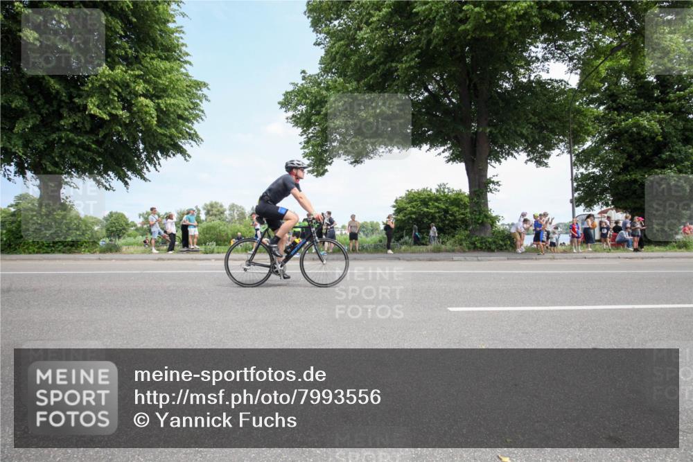 15.06.2025 - 7 Türme Triathlon Yannick Fuchs http://msf.ph/oto/7993556 15.06.2025 13:31:56 Radfahren 298, 327, 665, 784, 1087, 1167, 1169 meine-sportfotos.de