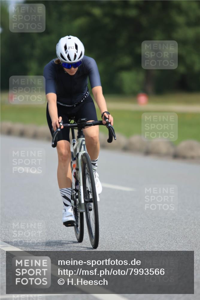 15.06.2025 - 27. Vierlanden-Triathlon H.Heesch http://msf.ph/oto/7993566 15.06.2025 10:26:03 Radfahren 129, 181, 182, 212, 246, 489, 501, 566, 577, 595, 633 meine-sportfotos.de