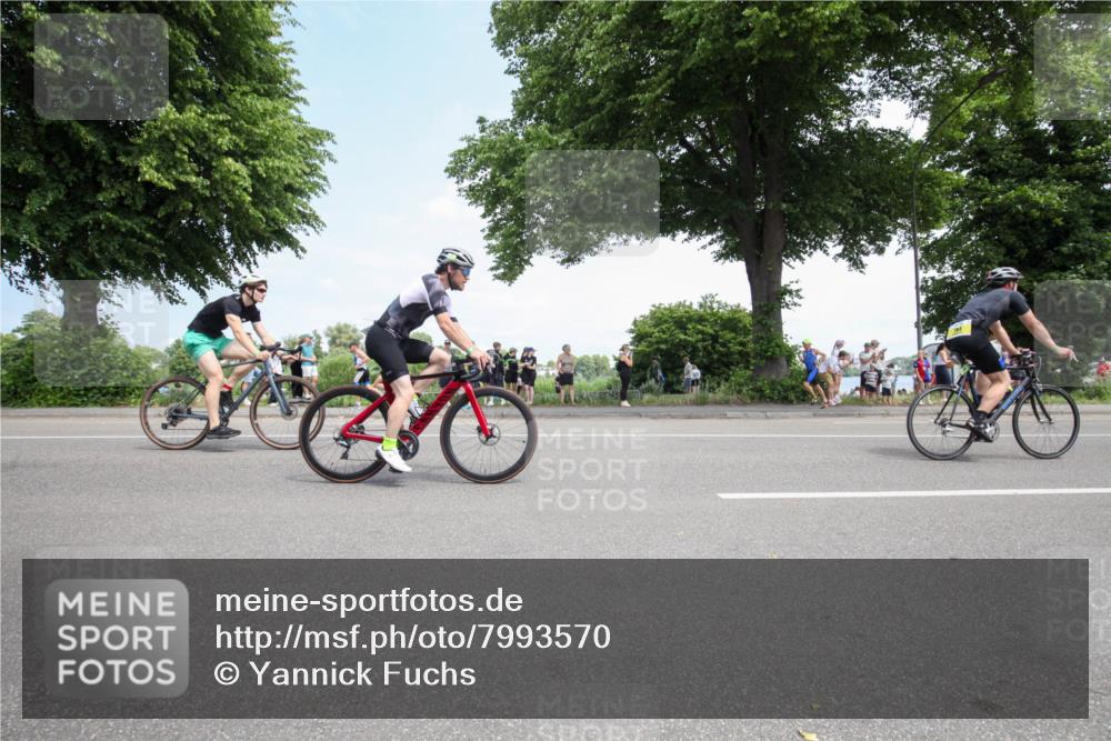 15.06.2025 - 7 Türme Triathlon Yannick Fuchs http://msf.ph/oto/7993570 15.06.2025 13:31:57 Radfahren 298, 579, 665, 784, 1087, 1167, 1169 meine-sportfotos.de