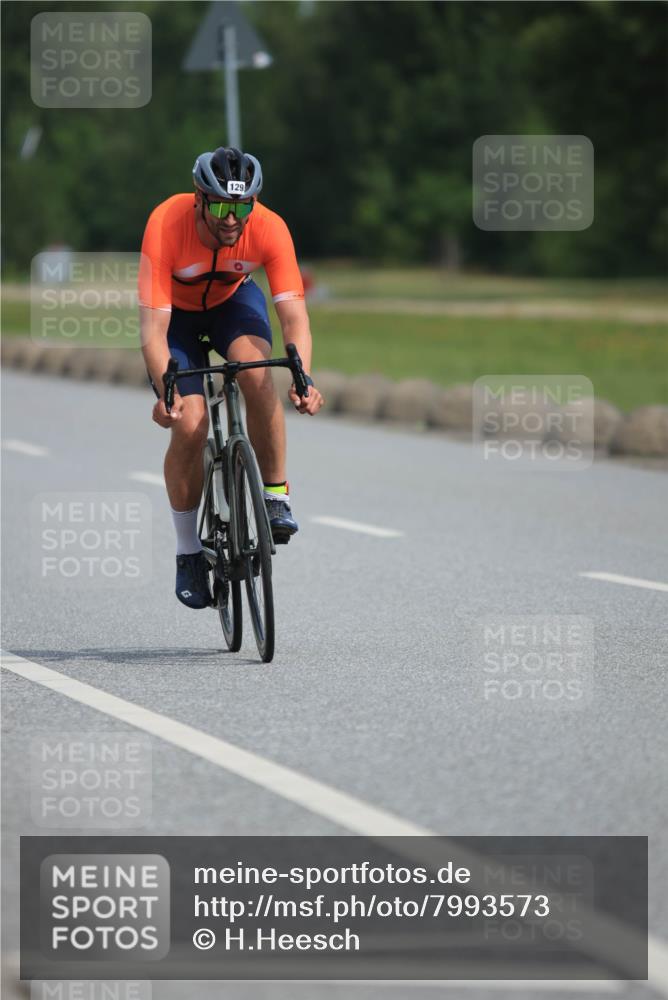 15.06.2025 - 27. Vierlanden-Triathlon H.Heesch http://msf.ph/oto/7993573 15.06.2025 10:26:05 Radfahren 129, 181, 182, 212, 246, 489, 501, 566, 577, 595, 633 meine-sportfotos.de