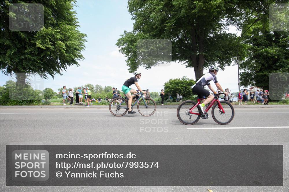 15.06.2025 - 7 Türme Triathlon Yannick Fuchs http://msf.ph/oto/7993574 15.06.2025 13:31:57 Radfahren 298, 579, 665, 784, 1087, 1167, 1169 meine-sportfotos.de