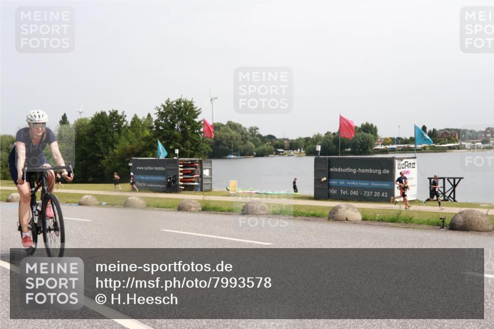 15.06.2025 - 27. Vierlanden-Triathlon H.Heesch http://msf.ph/oto/7993578 15.06.2025 11:16:28 Radfahren 45, 603, 717, 794, 805 meine-sportfotos.de