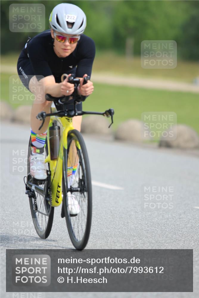 15.06.2025 - 27. Vierlanden-Triathlon H.Heesch http://msf.ph/oto/7993612 15.06.2025 10:26:27 Radfahren 208, 222, 584 meine-sportfotos.de