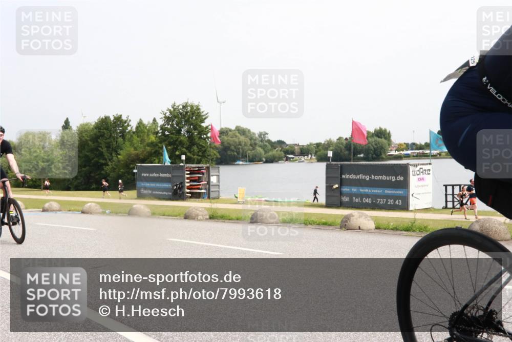 15.06.2025 - 27. Vierlanden-Triathlon H.Heesch http://msf.ph/oto/7993618 15.06.2025 11:16:29 Radfahren 45, 603, 717, 794, 805 meine-sportfotos.de