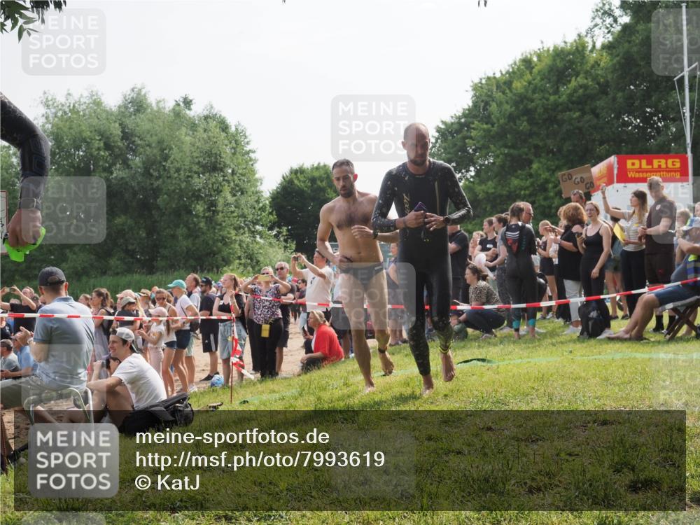 15.06.2025 - 27. Vierlanden-Triathlon KatJ http://msf.ph/oto/7993619 15.06.2025 09:54:28 Schwimmen 253, 255, 261, 337, 342, 354 meine-sportfotos.de