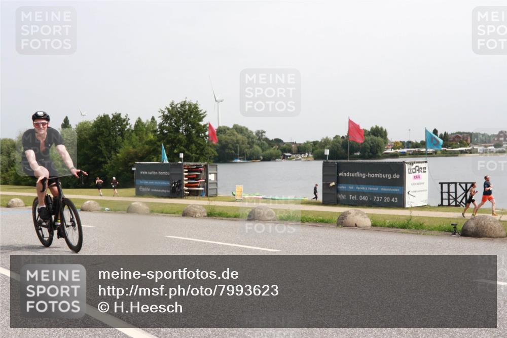 15.06.2025 - 27. Vierlanden-Triathlon H.Heesch http://msf.ph/oto/7993623 15.06.2025 11:16:29 Radfahren 45, 603, 717, 794, 805 meine-sportfotos.de