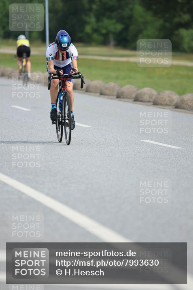 15.06.2025 - 27. Vierlanden-Triathlon H.Heesch http://msf.ph/oto/7993630 15.06.2025 10:26:32 Radfahren 19, 208, 220, 380, 571 meine-sportfotos.de