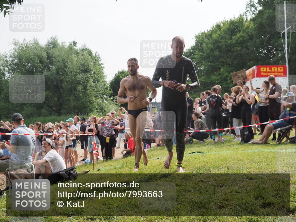 15.06.2025 - 27. Vierlanden-Triathlon KatJ http://msf.ph/oto/7993663 15.06.2025 09:54:28 Schwimmen 253, 255, 261, 337, 342, 354 meine-sportfotos.de