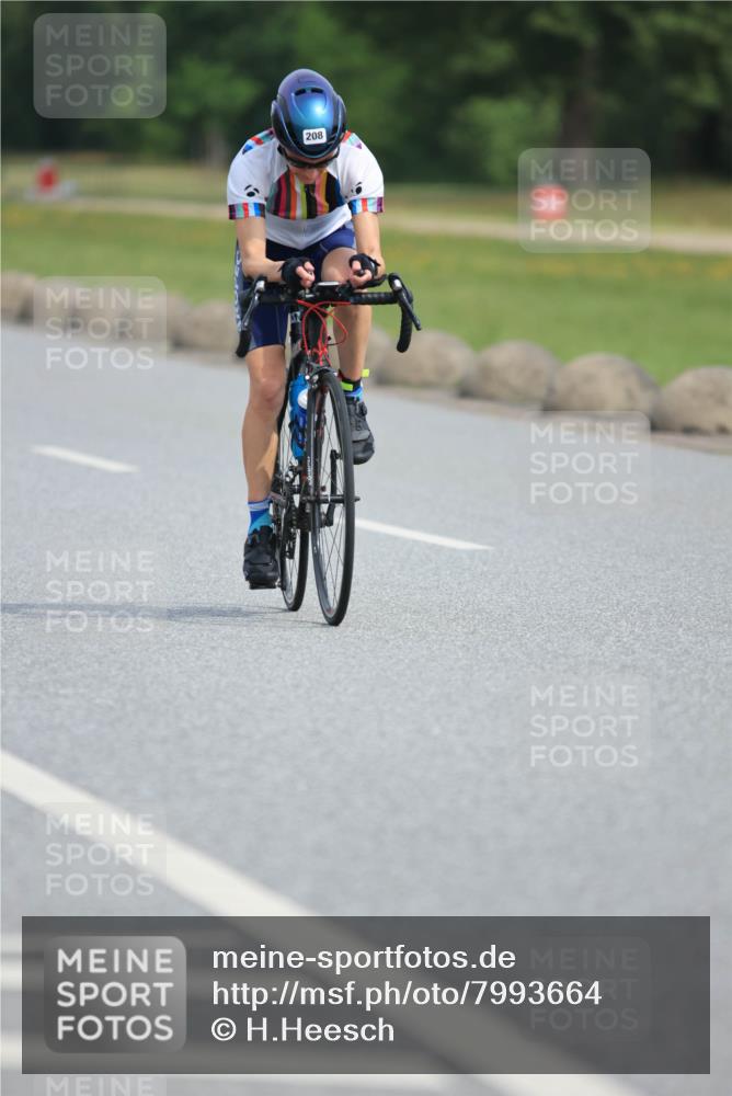 15.06.2025 - 27. Vierlanden-Triathlon H.Heesch http://msf.ph/oto/7993664 15.06.2025 10:26:32 Radfahren 19, 208, 220, 380, 571 meine-sportfotos.de