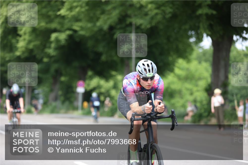 15.06.2025 - 7 Türme Triathlon Yannick Fuchs http://msf.ph/oto/7993668 15.06.2025 13:07:31 Radfahren 285, 295, 324, 548 meine-sportfotos.de