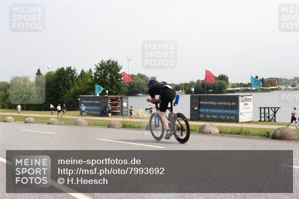 21.06.2025 - 27. Vierlanden-Triathlon H.Heesch http://msf.ph/oto/7993692 15.06.2025 11:17:20 Radfahren  meine-sportfotos.de