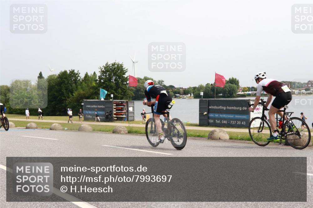 21.06.2025 - 27. Vierlanden-Triathlon H.Heesch http://msf.ph/oto/7993697 15.06.2025 11:17:21 Radfahren 782 meine-sportfotos.de