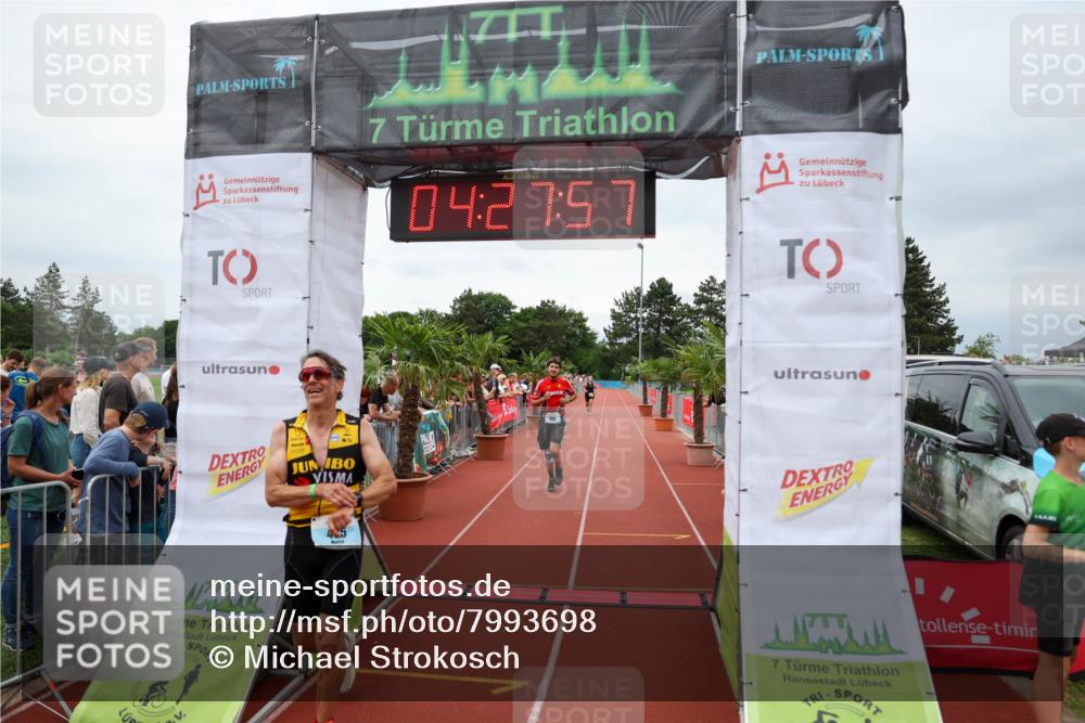 15.06.2025 - 7 Türme Triathlon Michael Strokosch http://msf.ph/oto/7993698 15.06.2025 14:27:57 Ziel 485, 606, 911, 993 meine-sportfotos.de