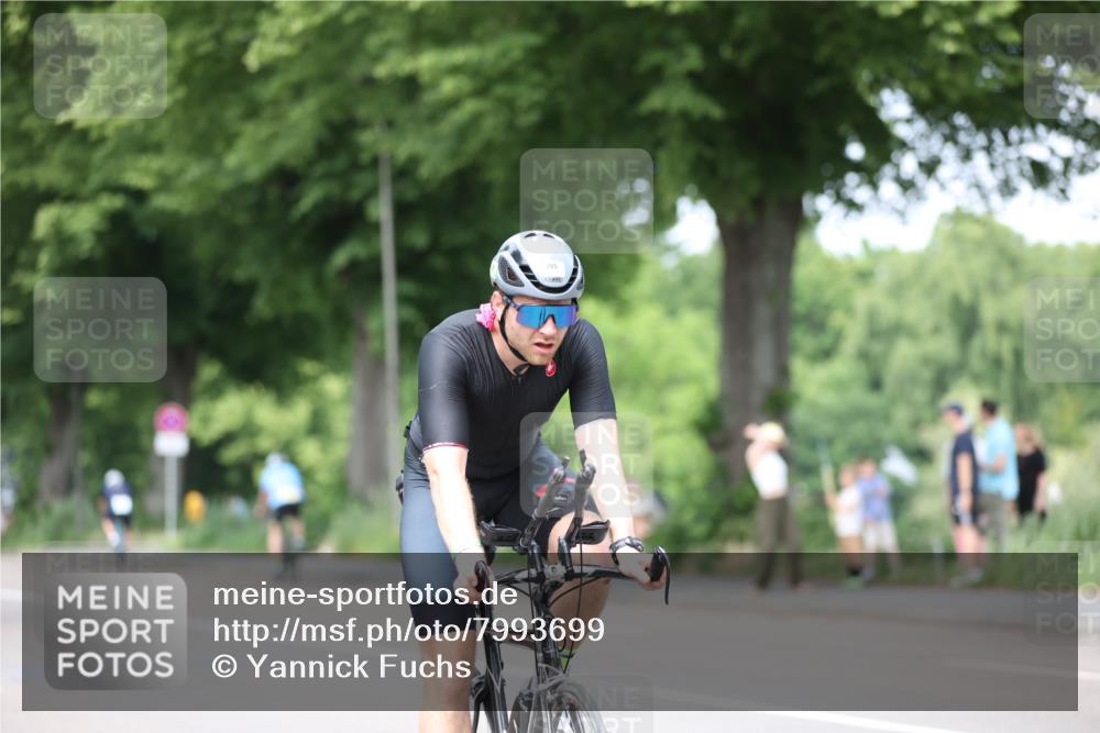 15.06.2025 - 7 Türme Triathlon Yannick Fuchs http://msf.ph/oto/7993699 15.06.2025 13:07:33 Radfahren 285, 295, 324 meine-sportfotos.de