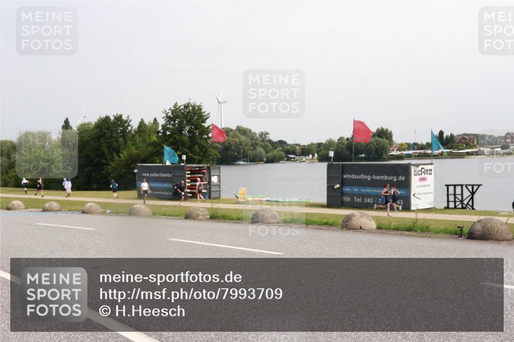 21.06.2025 - 27. Vierlanden-Triathlon H.Heesch http://msf.ph/oto/7993709 15.06.2025 11:17:23 Radfahren 672, 782, 847 meine-sportfotos.de