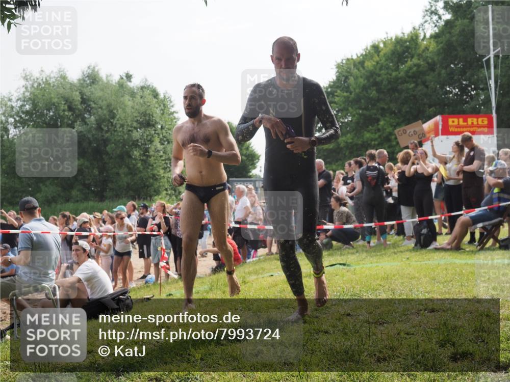 15.06.2025 - 27. Vierlanden-Triathlon KatJ http://msf.ph/oto/7993724 15.06.2025 09:54:29 Schwimmen 253, 255, 261, 318, 337, 342, 354 meine-sportfotos.de