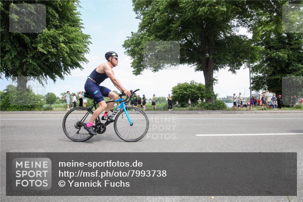 15.06.2025 - 7 Türme Triathlon Yannick Fuchs http://msf.ph/oto/7993738 15.06.2025 13:32:35 Radfahren 367, 515, 644, 1066 meine-sportfotos.de