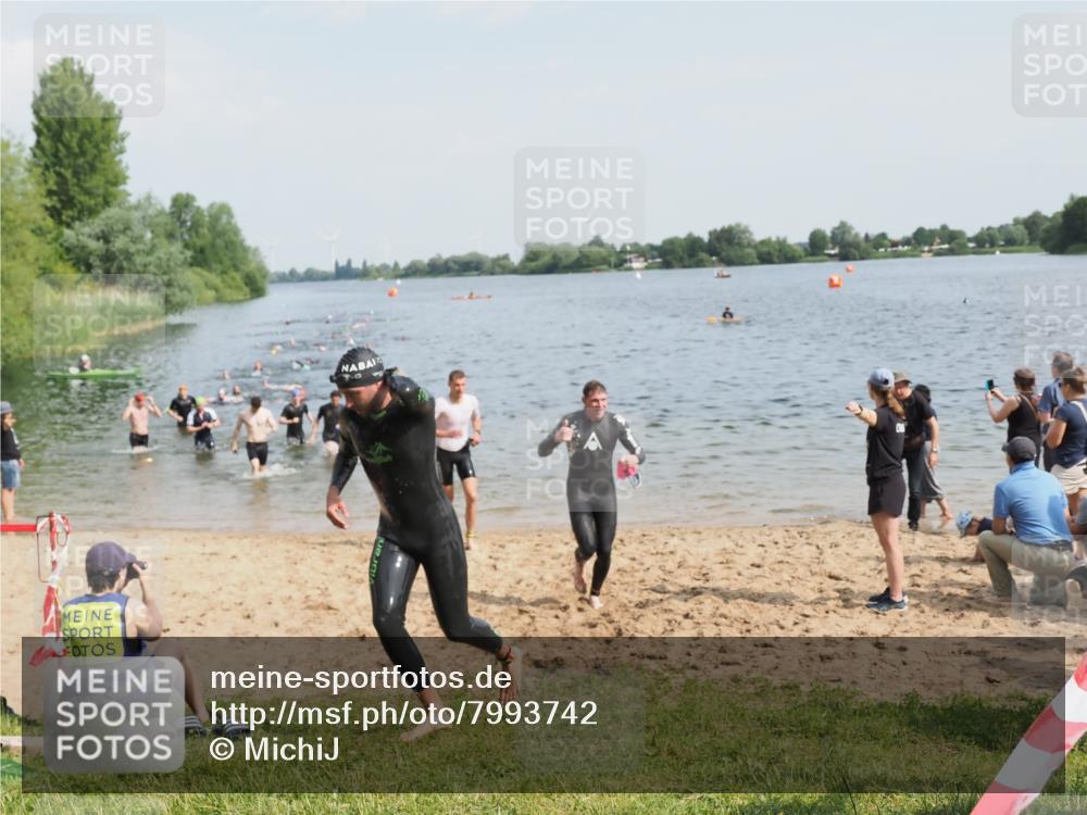 21.06.2025 - 27. Vierlanden-Triathlon MichiJ http://msf.ph/oto/7993742 15.06.2026 09:55:44 Schwimmen 273, 280, 300, 303, 331, 338 meine-sportfotos.de