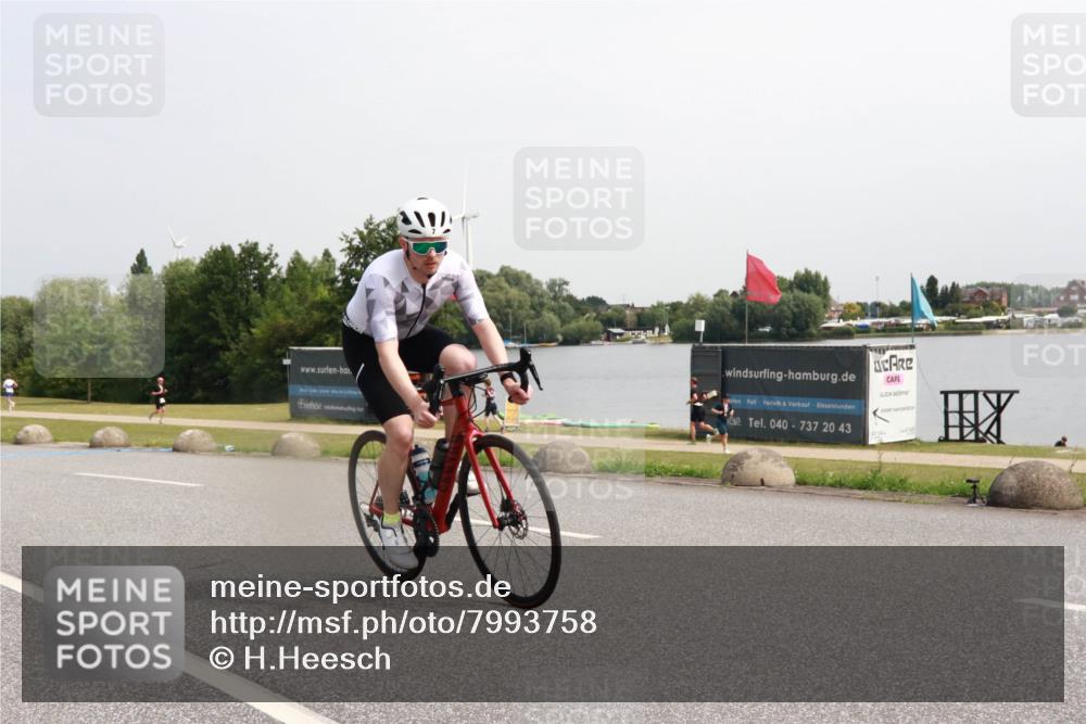 21.06.2025 - 27. Vierlanden-Triathlon H.Heesch http://msf.ph/oto/7993758 15.06.2025 11:17:52 Radfahren 7, 148, 153, 154, 720, 947 meine-sportfotos.de