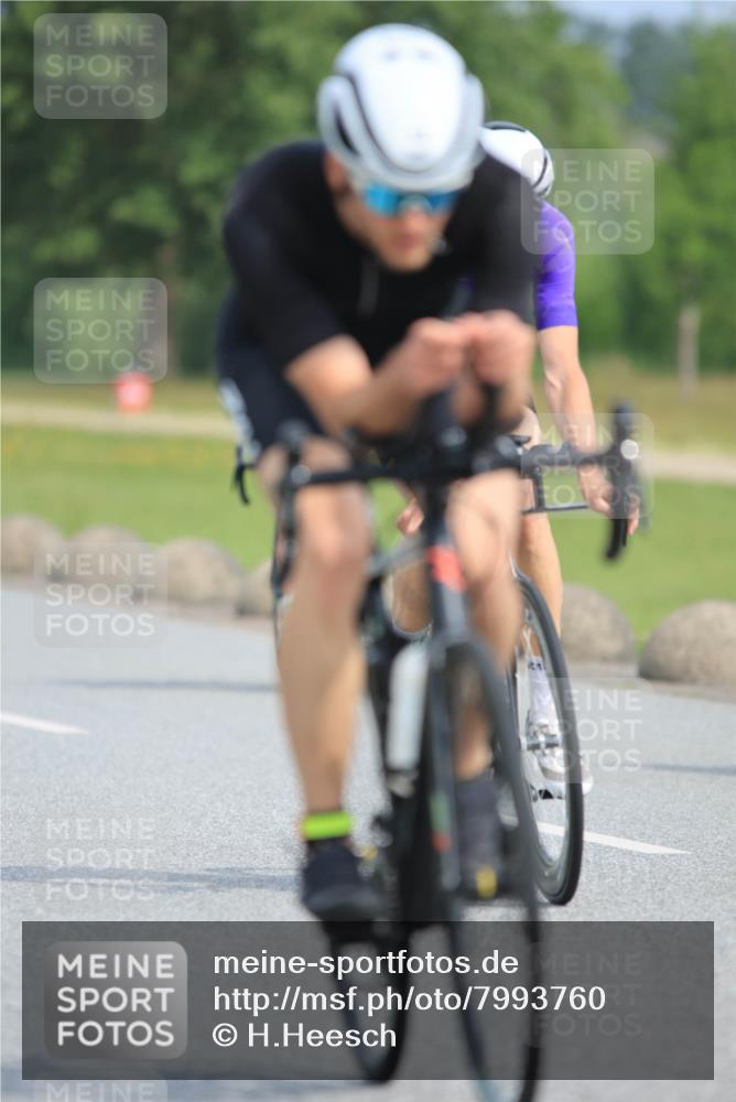 15.06.2025 - 27. Vierlanden-Triathlon H.Heesch http://msf.ph/oto/7993760 15.06.2025 10:26:44 Radfahren 12, 162, 194, 328, 445, 526, 547, 571 meine-sportfotos.de