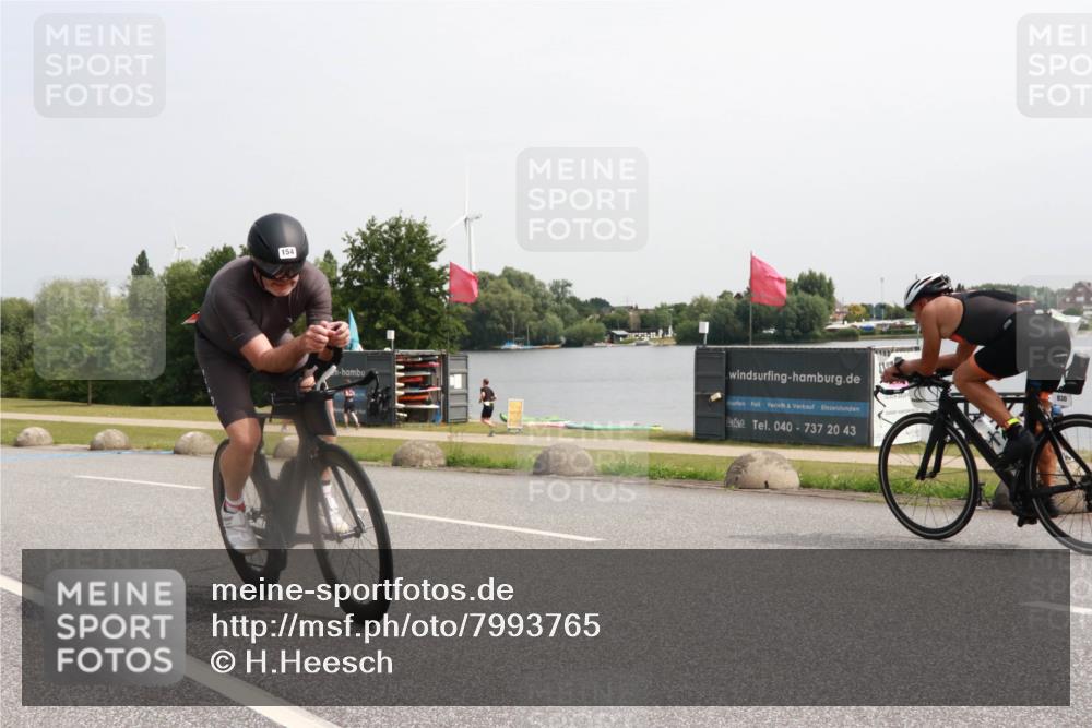 21.06.2025 - 27. Vierlanden-Triathlon H.Heesch http://msf.ph/oto/7993765 15.06.2025 11:17:54 Radfahren 7, 148, 153, 154, 720, 947 meine-sportfotos.de