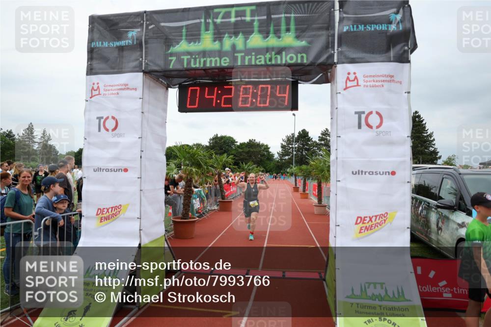 15.06.2025 - 7 Türme Triathlon Michael Strokosch http://msf.ph/oto/7993766 15.06.2025 14:28:04 Ziel 606, 706 meine-sportfotos.de