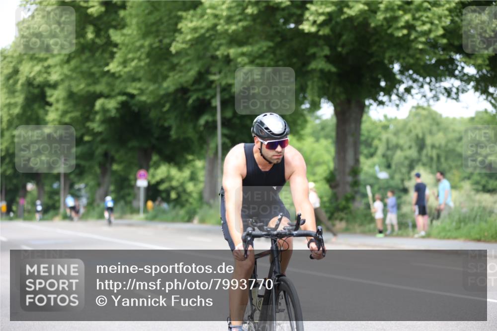 15.06.2025 - 7 Türme Triathlon Yannick Fuchs http://msf.ph/oto/7993770 15.06.2025 13:07:38 Radfahren 295, 522 meine-sportfotos.de