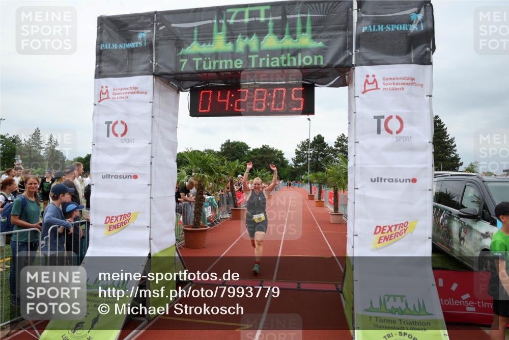 15.06.2025 - 7 Türme Triathlon Michael Strokosch http://msf.ph/oto/7993779 15.06.2025 14:28:04 Ziel 606, 706 meine-sportfotos.de
