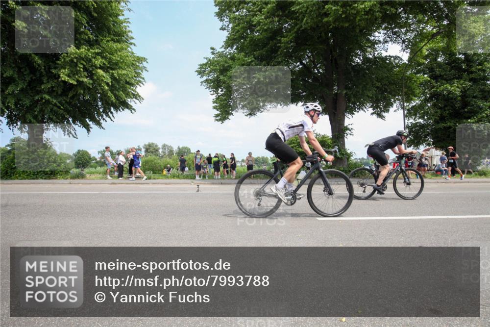 15.06.2025 - 7 Türme Triathlon Yannick Fuchs http://msf.ph/oto/7993788 15.06.2025 13:32:57 Radfahren 252, 361, 598, 717, 739, 1069, 1102, 1187 meine-sportfotos.de
