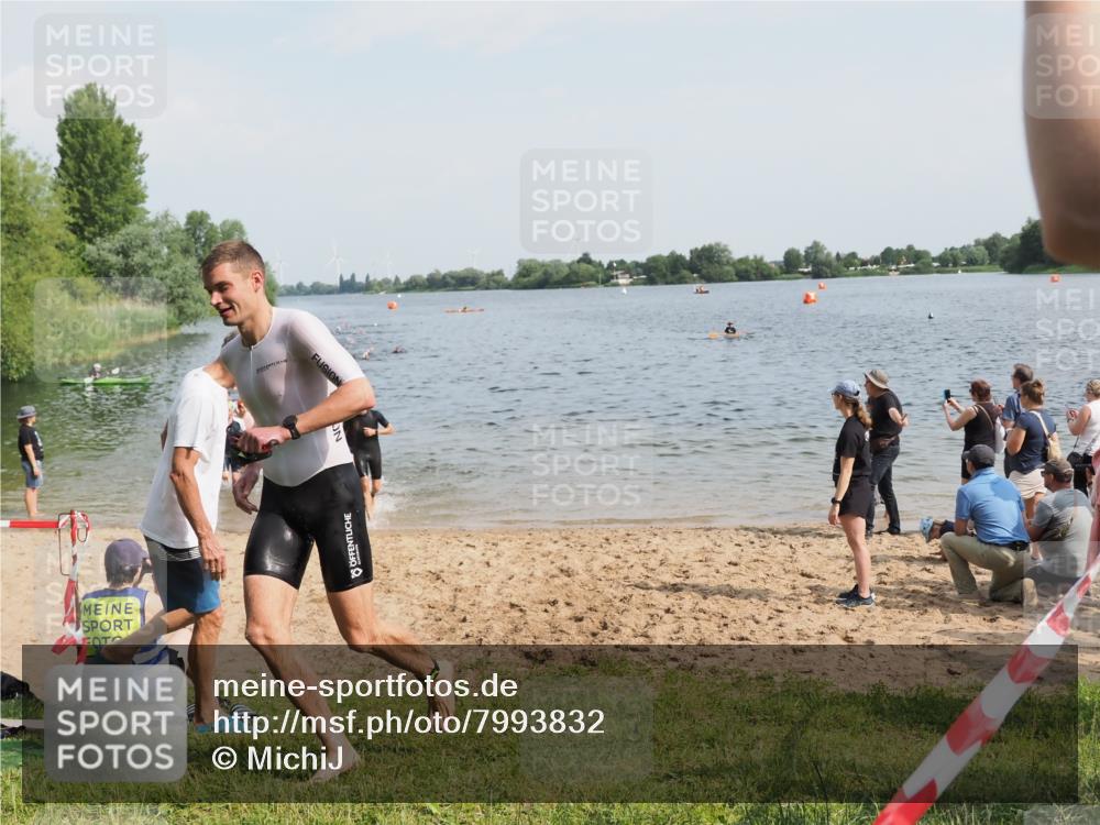 21.06.2025 - 27. Vierlanden-Triathlon MichiJ http://msf.ph/oto/7993832 15.06.2026 09:55:48 Schwimmen 273, 280, 283, 300, 303, 308, 322, 331, 338 meine-sportfotos.de