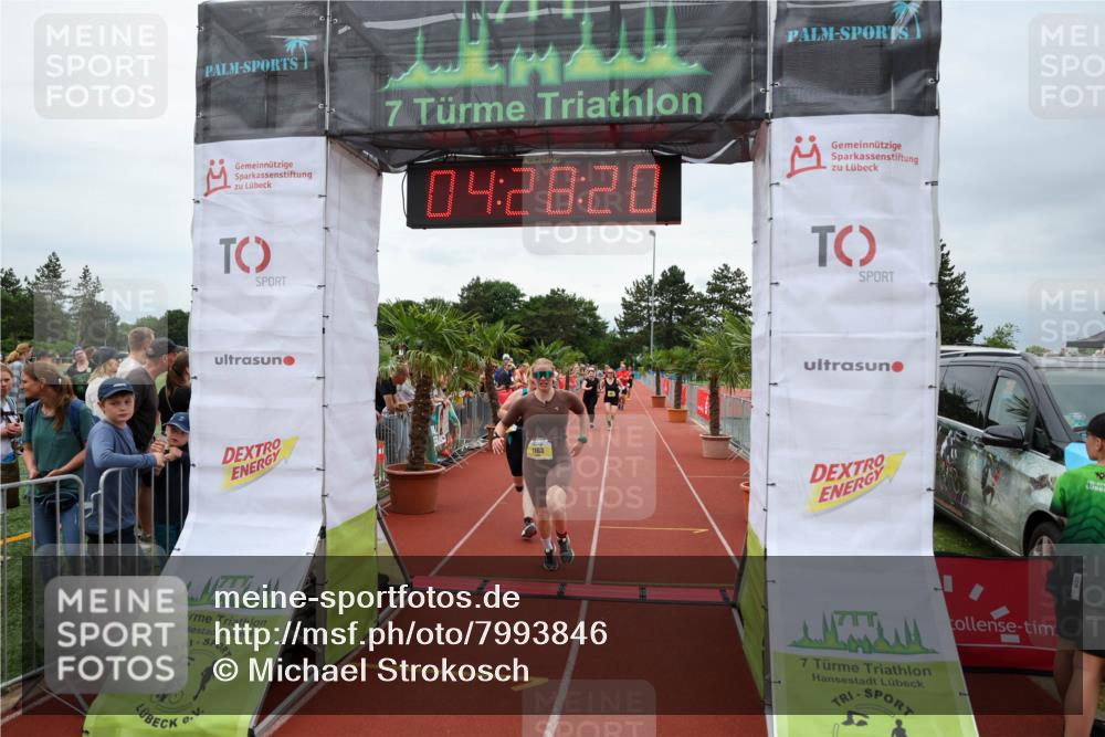 15.06.2025 - 7 Türme Triathlon Michael Strokosch http://msf.ph/oto/7993846 15.06.2025 14:28:20 Ziel 799, 831, 1163 meine-sportfotos.de