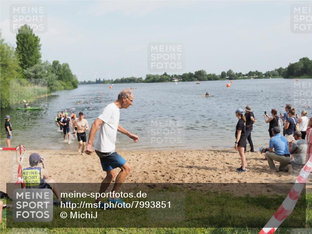 21.06.2025 - 27. Vierlanden-Triathlon MichiJ http://msf.ph/oto/7993851 15.06.2026 09:55:48 Schwimmen 273, 280, 283, 300, 303, 308, 322, 331, 338 meine-sportfotos.de