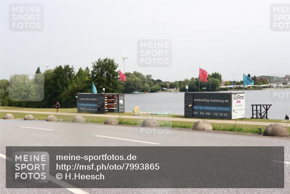 21.06.2025 - 27. Vierlanden-Triathlon H.Heesch http://msf.ph/oto/7993865 15.06.2025 11:18:27 Radfahren 219, 750 meine-sportfotos.de