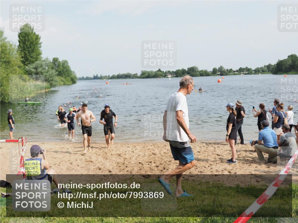 21.06.2025 - 27. Vierlanden-Triathlon MichiJ http://msf.ph/oto/7993869 15.06.2026 09:55:49 Schwimmen 273, 280, 283, 300, 303, 308, 322, 331, 338 meine-sportfotos.de