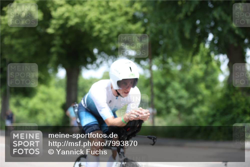 15.06.2025 - 7 Türme Triathlon Yannick Fuchs http://msf.ph/oto/7993870 15.06.2025 12:08:01 Radfahren 210, 295 meine-sportfotos.de