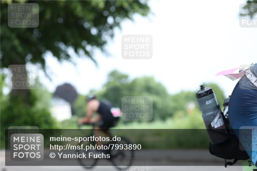 15.06.2025 - 7 Türme Triathlon Yannick Fuchs http://msf.ph/oto/7993890 15.06.2025 12:08:02 Radfahren 210, 295 meine-sportfotos.de