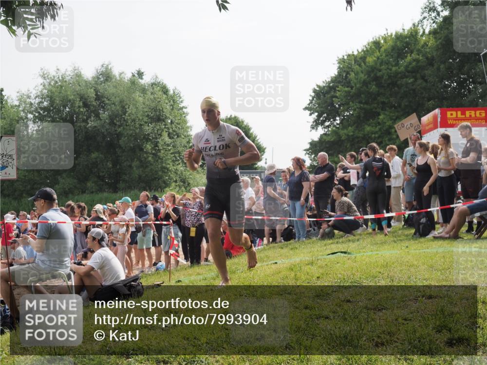 15.06.2025 - 27. Vierlanden-Triathlon KatJ http://msf.ph/oto/7993904 15.06.2025 09:54:33 Schwimmen 253, 255, 261, 262, 318, 342, 354 meine-sportfotos.de