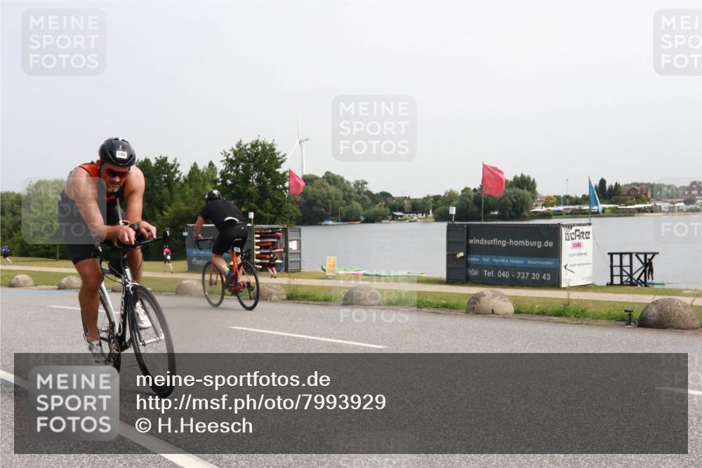 21.06.2025 - 27. Vierlanden-Triathlon H.Heesch http://msf.ph/oto/7993929 15.06.2025 11:19:22 Radfahren 151, 188, 783 meine-sportfotos.de