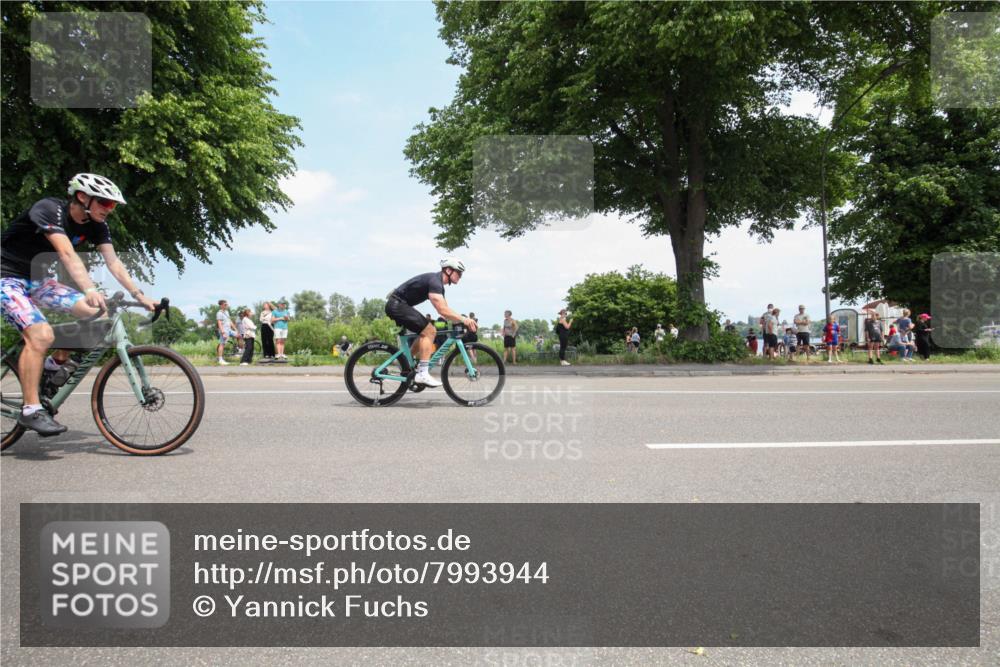 15.06.2025 - 7 Türme Triathlon Yannick Fuchs http://msf.ph/oto/7993944 15.06.2025 13:33:09 Radfahren 736, 927, 989, 1136, 1152 meine-sportfotos.de
