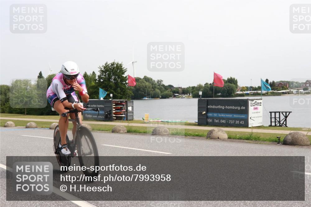 21.06.2025 - 27. Vierlanden-Triathlon H.Heesch http://msf.ph/oto/7993958 15.06.2025 11:19:47 Radfahren 196, 835 meine-sportfotos.de
