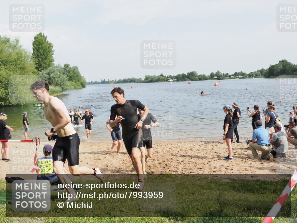 21.06.2025 - 27. Vierlanden-Triathlon MichiJ http://msf.ph/oto/7993959 15.06.2026 09:55:52 Schwimmen 280, 283, 300, 303, 308, 310, 312, 322, 331, 338 meine-sportfotos.de