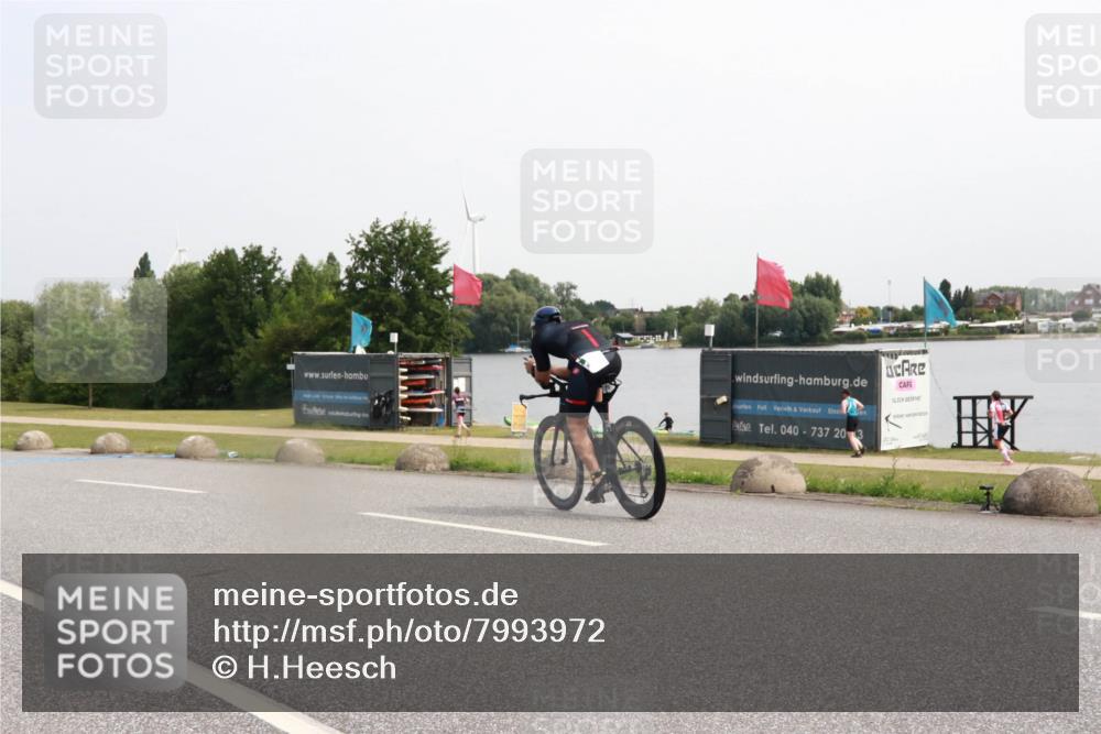 21.06.2025 - 27. Vierlanden-Triathlon H.Heesch http://msf.ph/oto/7993972 15.06.2025 11:19:56 Radfahren 772, 982 meine-sportfotos.de