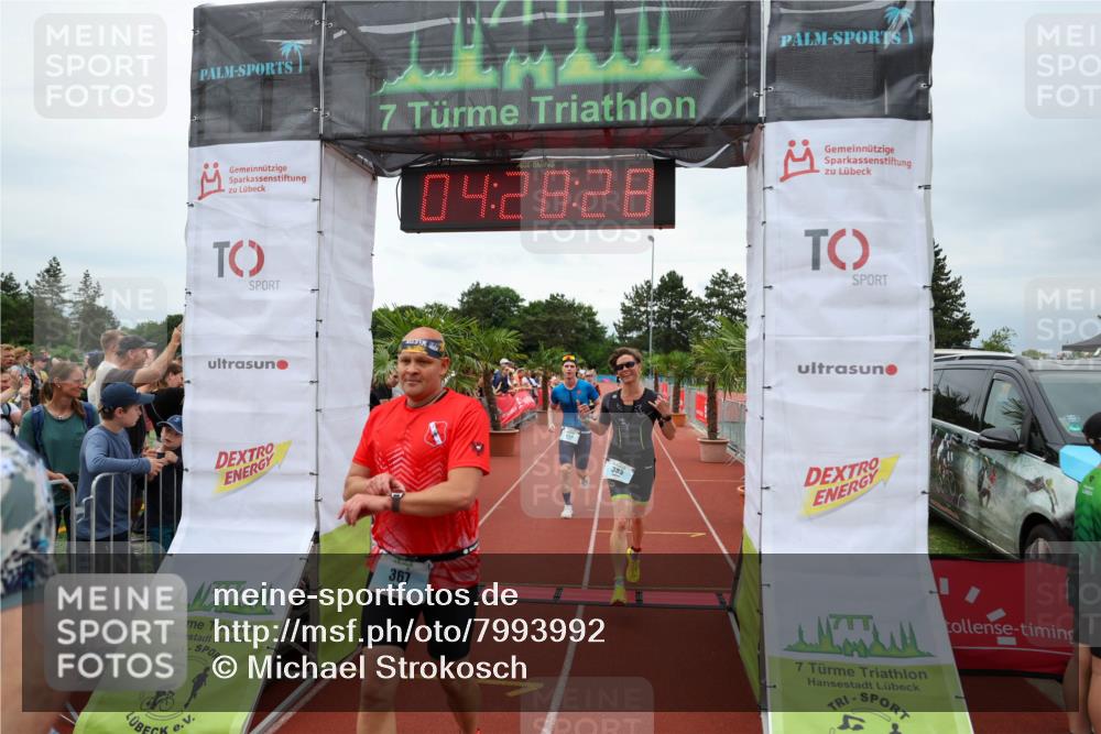 15.06.2025 - 7 Türme Triathlon Michael Strokosch http://msf.ph/oto/7993992 15.06.2025 14:28:28 Ziel 367, 383, 388, 559, 799, 831, 1196 meine-sportfotos.de