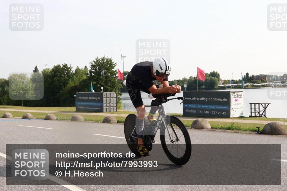 15.06.2025 - 27. Vierlanden-Triathlon H.Heesch http://msf.ph/oto/7993993 15.06.2025 09:03:15 Radfahren 10, 38, 185 meine-sportfotos.de