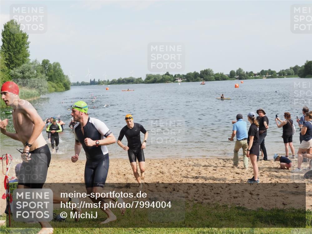 21.06.2025 - 27. Vierlanden-Triathlon MichiJ http://msf.ph/oto/7994004 15.06.2026 09:55:55 Schwimmen 280, 283, 308, 310, 312, 322, 331, 338 meine-sportfotos.de